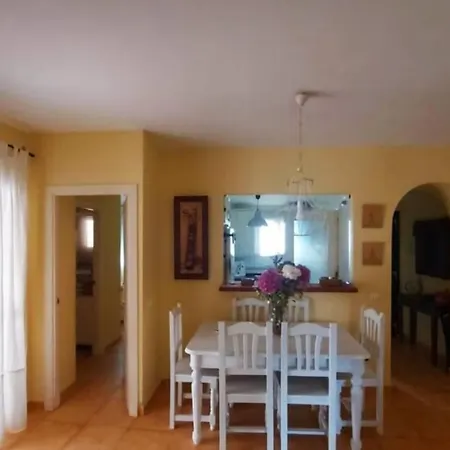 Las Lomas Apartment *